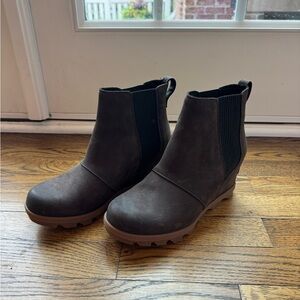 Sorel booties size 7.5
